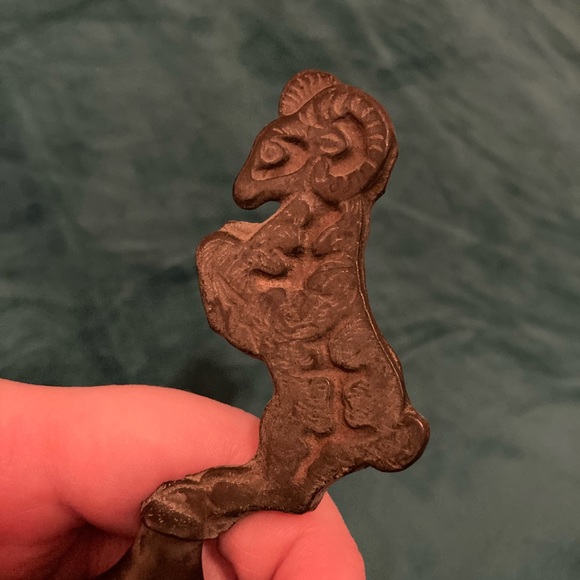 Vintage Metal Bell With Ram Top Detail - Picture 3 of 13